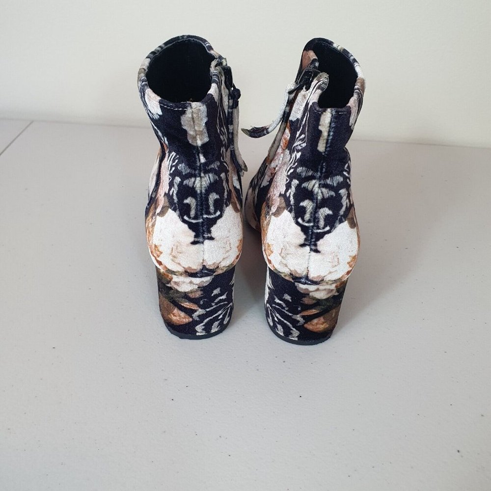 Nine West ankle boots Sze 6  floral suede fabric RRP $219 bohemian vintage retro - Picture 6 of 10